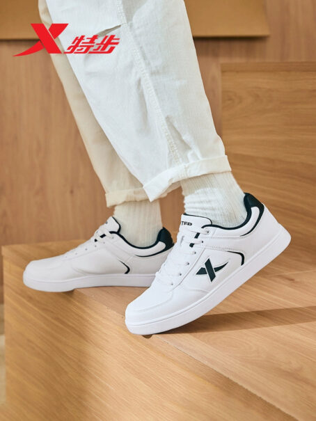 Tebu Fall and Winter Leather Surface Easiest for Match Casual Low-Top Sneakers XTEP