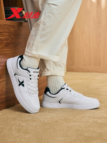 Tebu Fall and Winter Leather Surface Easiest for Match Casual Low-Top Sneakers XTEP